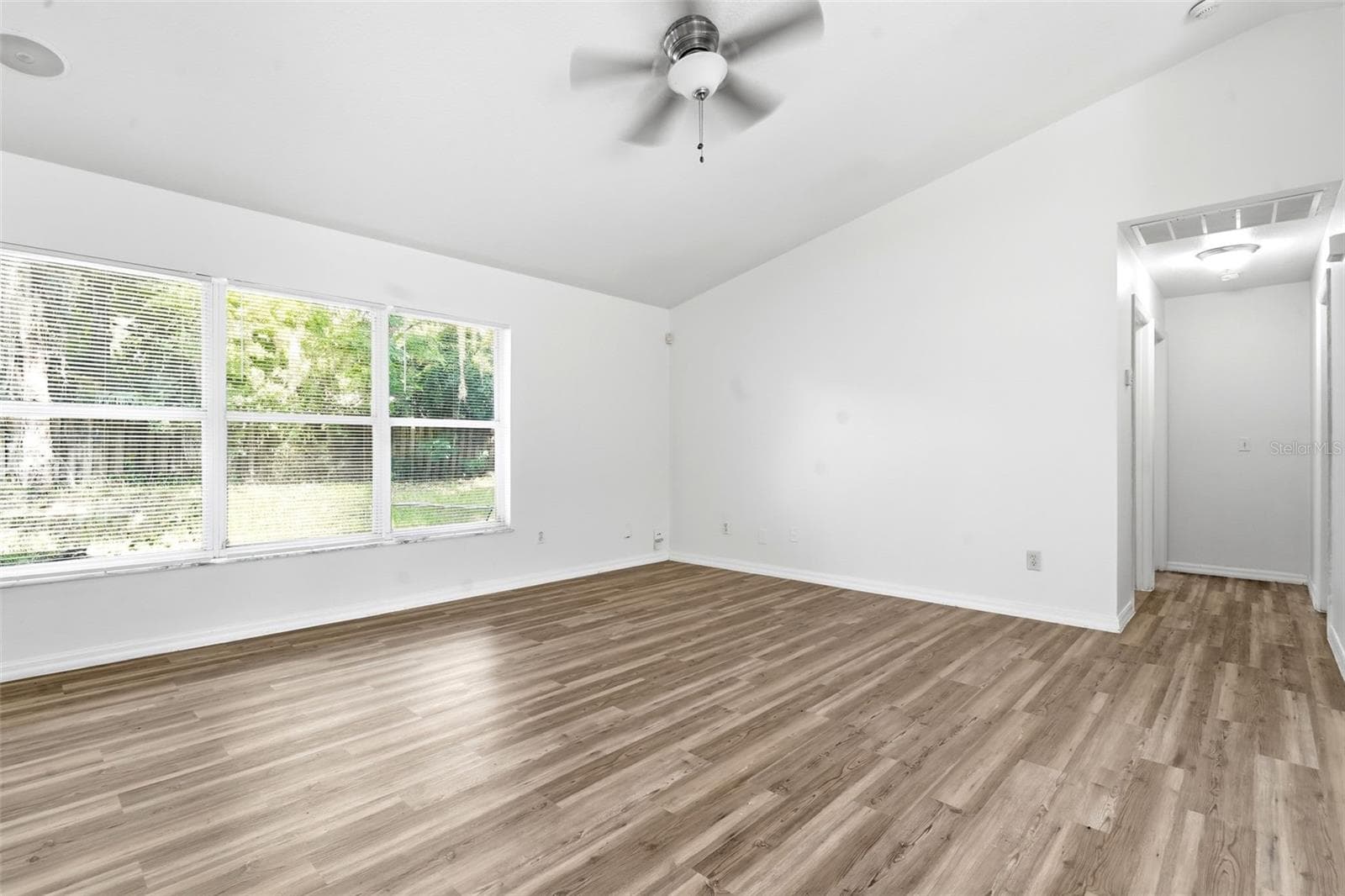 Single Family Residence at 3128 MANGO TREE DR, EDGEWATER, photo 2 of 43