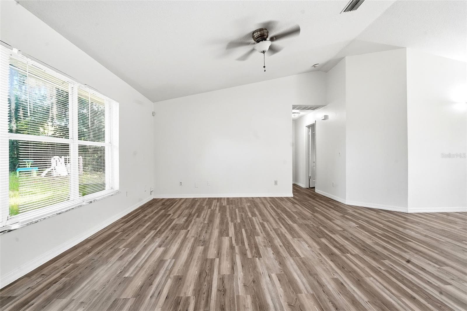 Single Family Residence at 3128 MANGO TREE DR, EDGEWATER, photo 3 of 43
