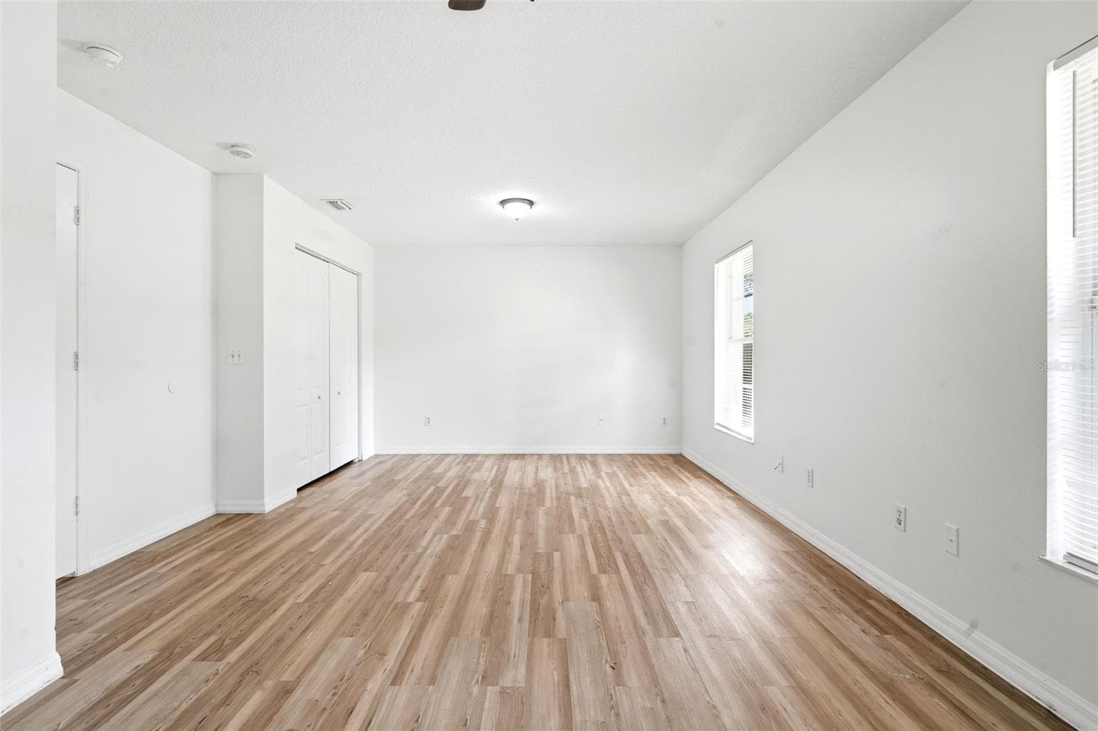 Single Family Residence at 3128 MANGO TREE DR, EDGEWATER, photo 8 of 43