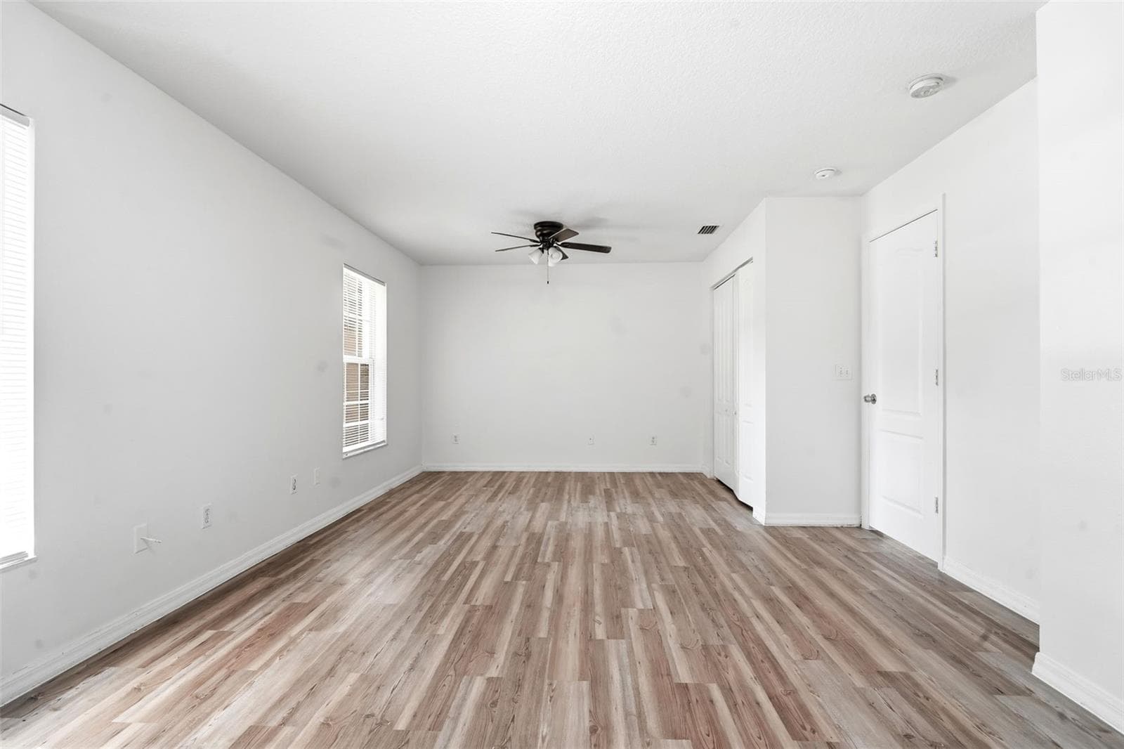 Single Family Residence at 3128 MANGO TREE DR, EDGEWATER, photo 12 of 43