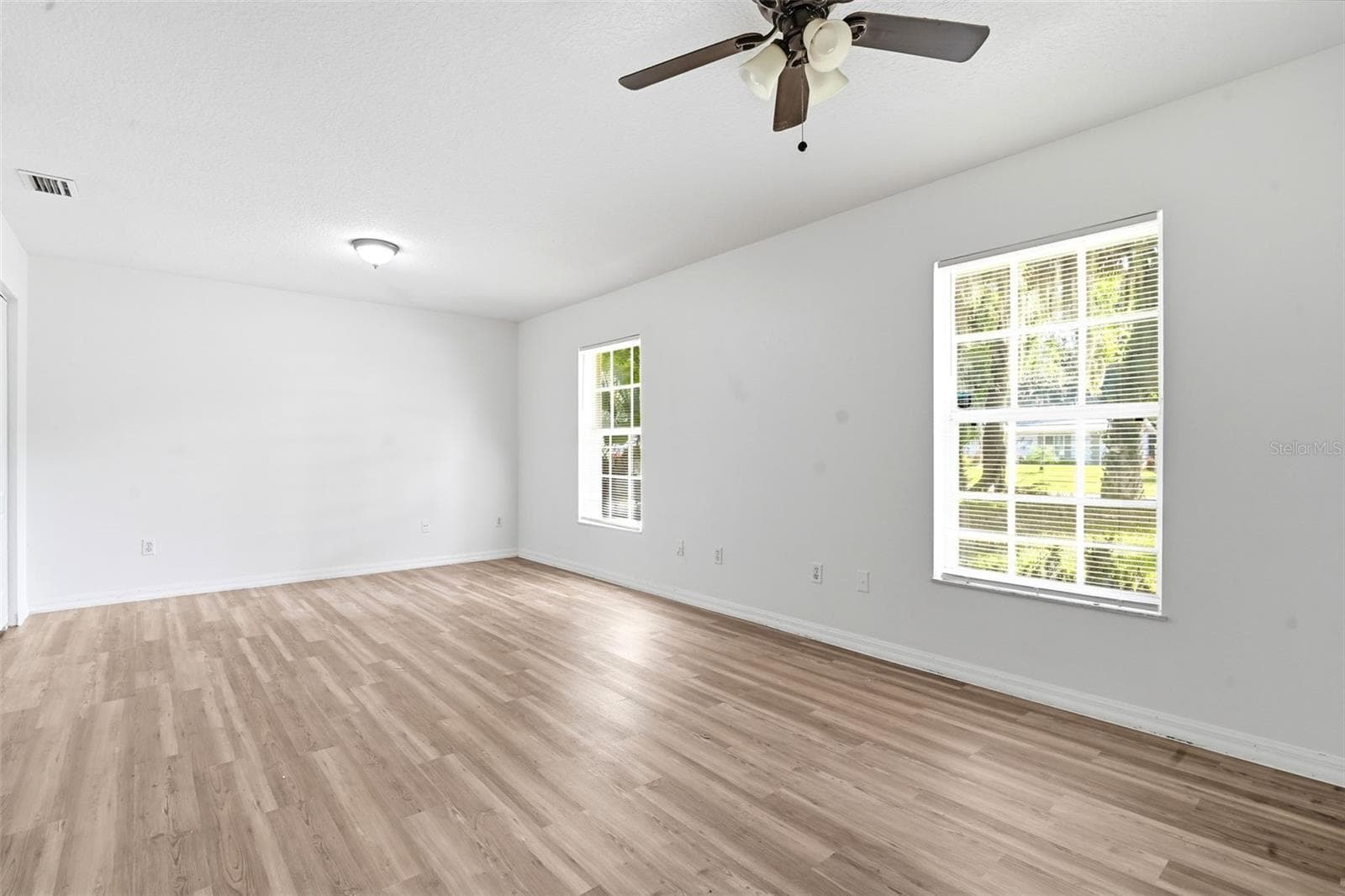Single Family Residence at 3128 MANGO TREE DR, EDGEWATER, photo 13 of 43
