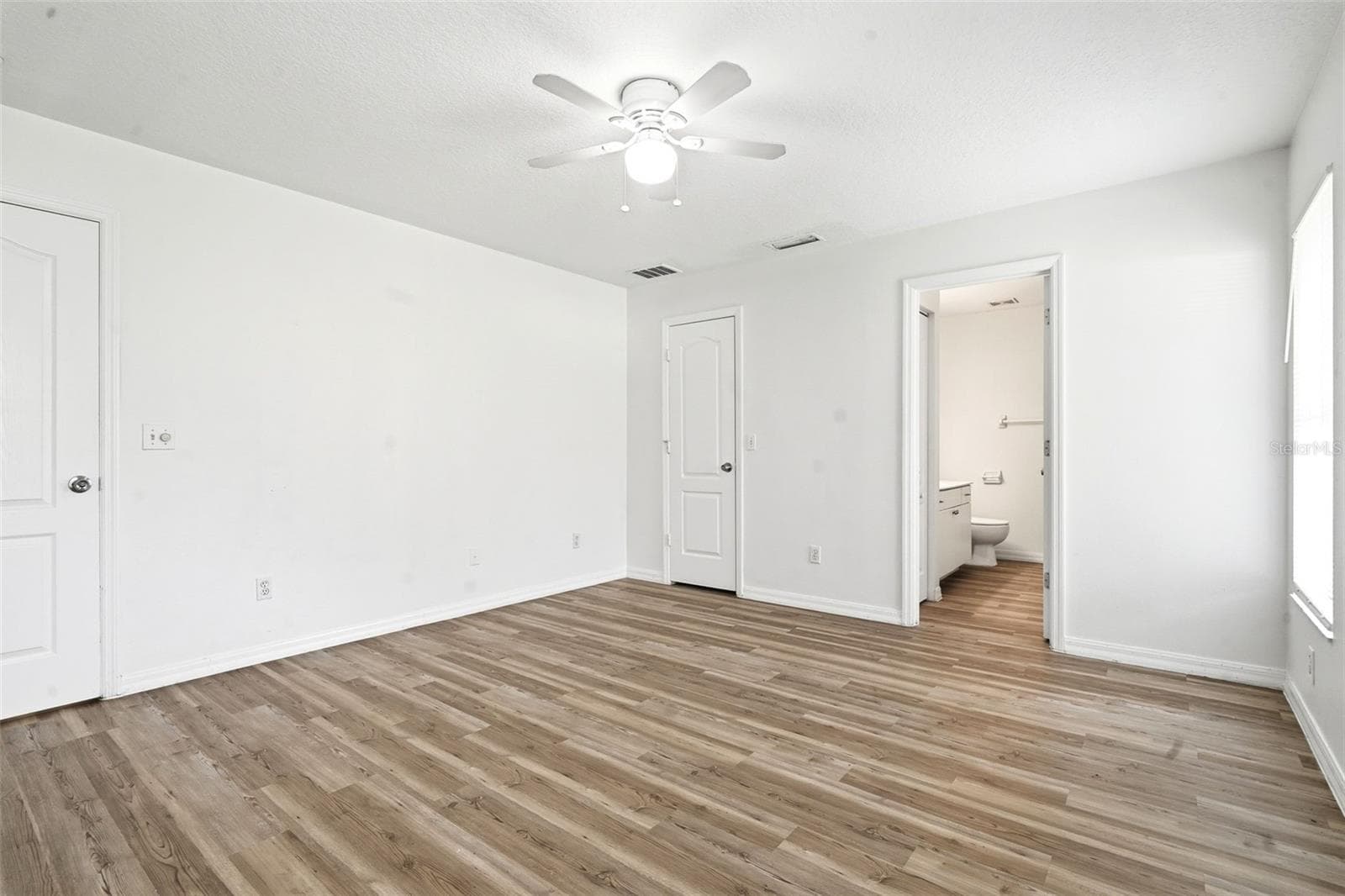 Single Family Residence at 3128 MANGO TREE DR, EDGEWATER, photo 16 of 43