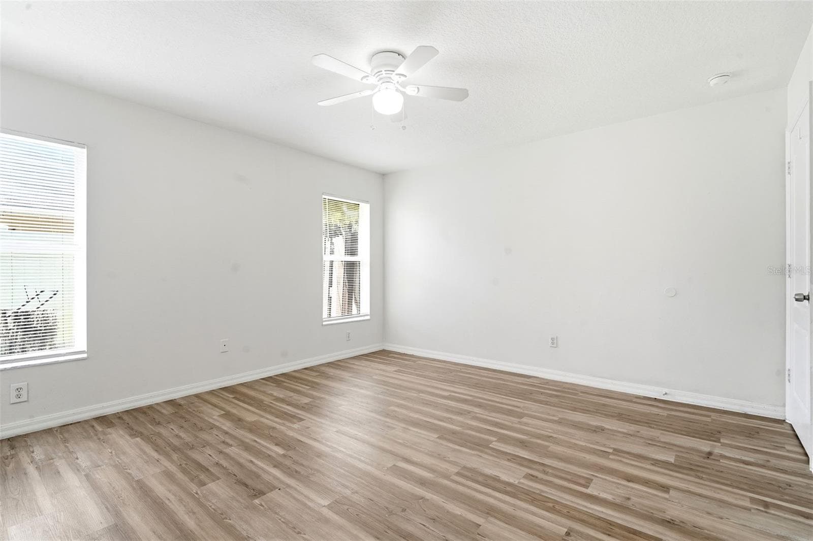 Single Family Residence at 3128 MANGO TREE DR, EDGEWATER, photo 18 of 43