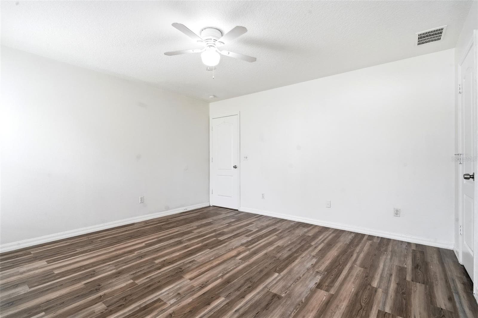 Single Family Residence at 3128 MANGO TREE DR, EDGEWATER, photo 19 of 43