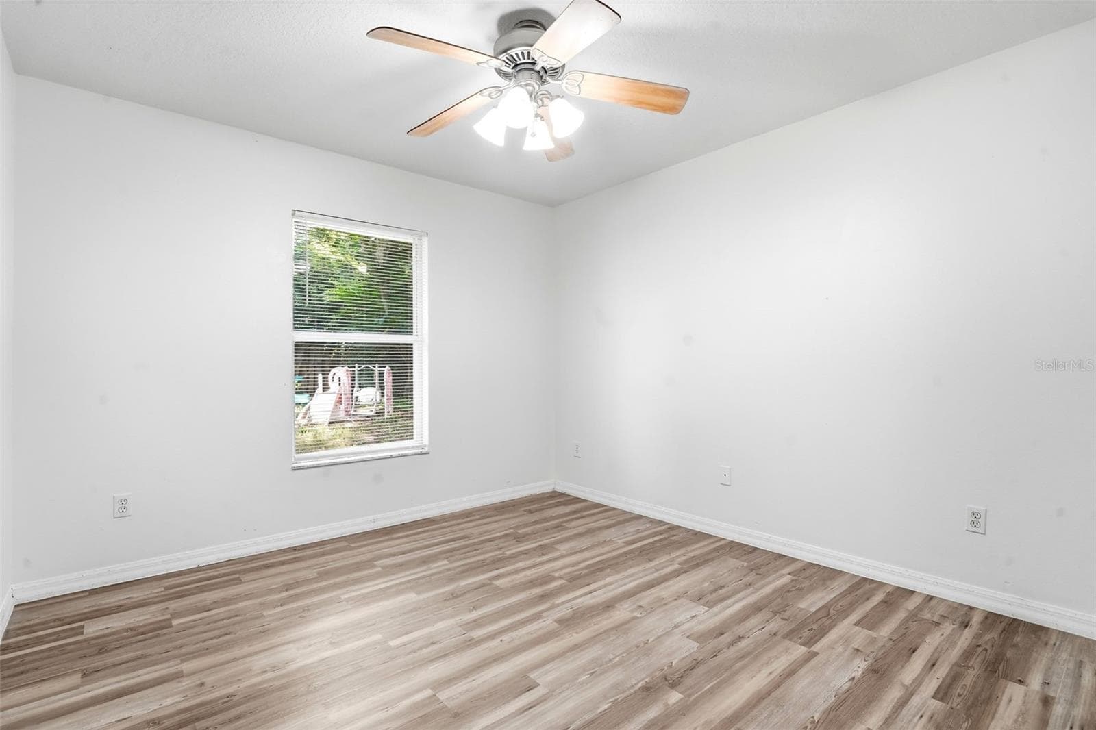 Single Family Residence at 3128 MANGO TREE DR, EDGEWATER, photo 23 of 43