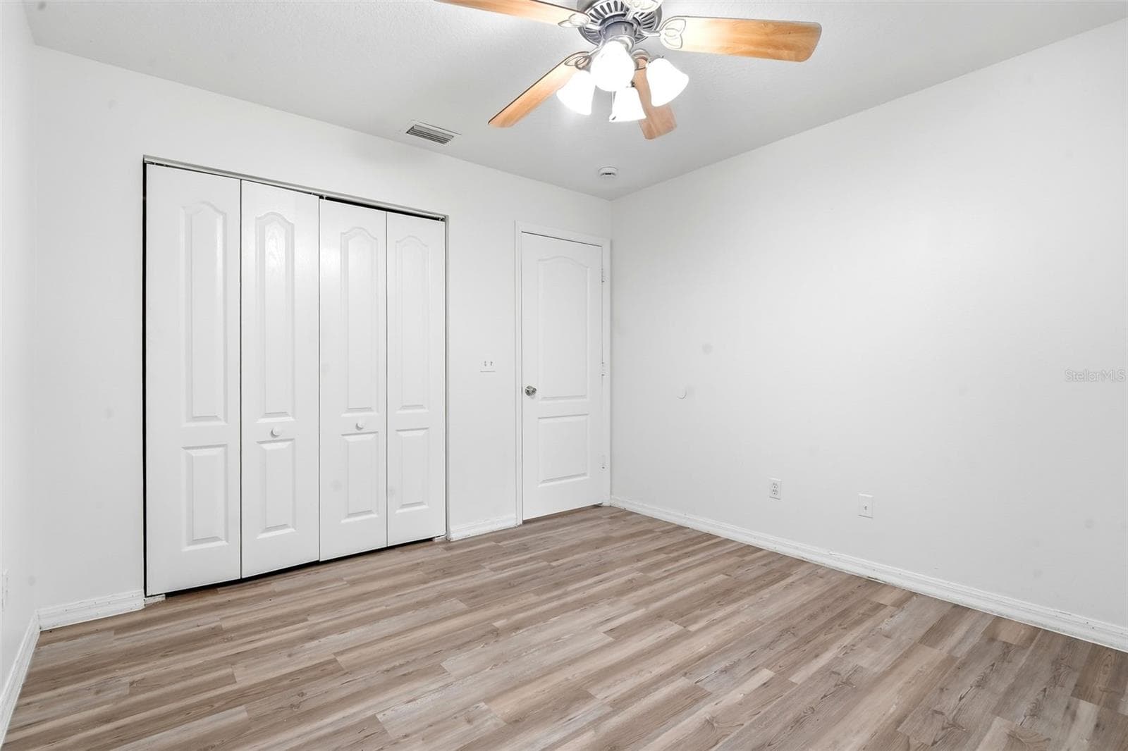Single Family Residence at 3128 MANGO TREE DR, EDGEWATER, photo 24 of 43