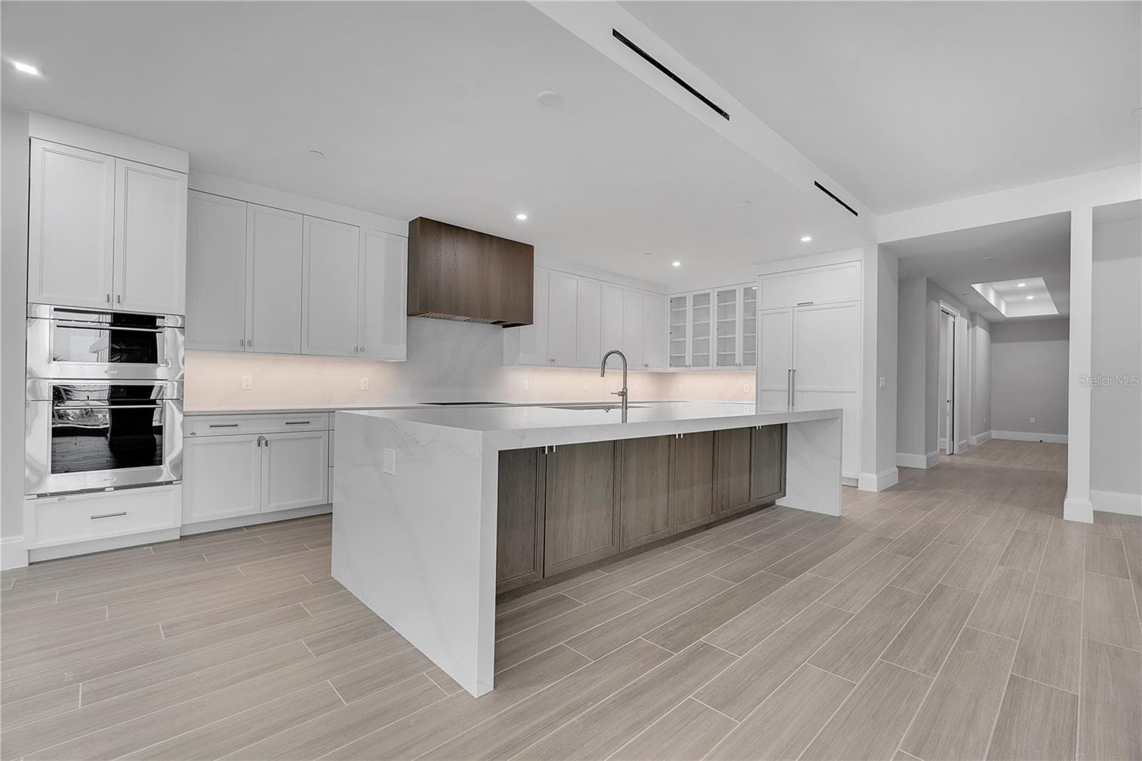 Large Kitchen with oversized Island - 70 AVENIDA VENECCIA #204, SARASOTA