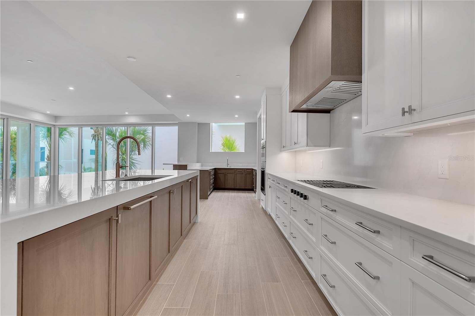 Condominium at 70 AVENIDA VENECCIA #204, SARASOTA, photo 6 of 50