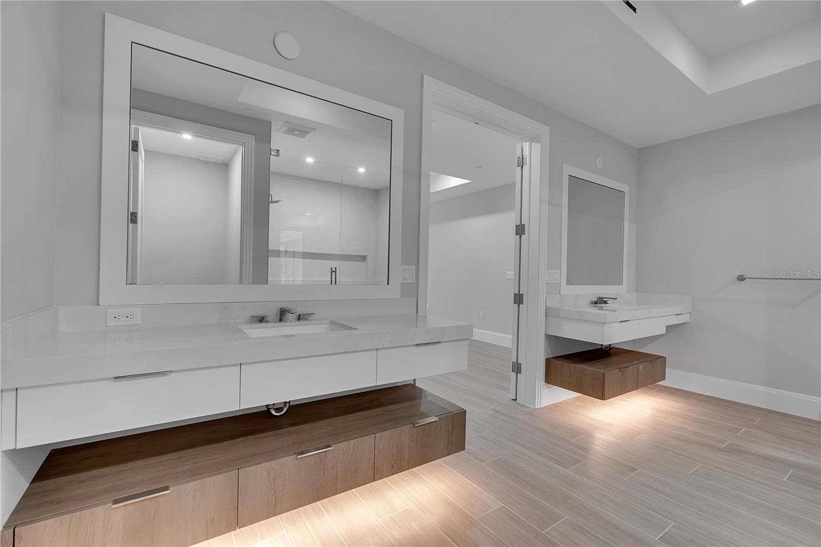 Spa Like Bathroom - 70 AVENIDA VENECCIA #204, SARASOTA