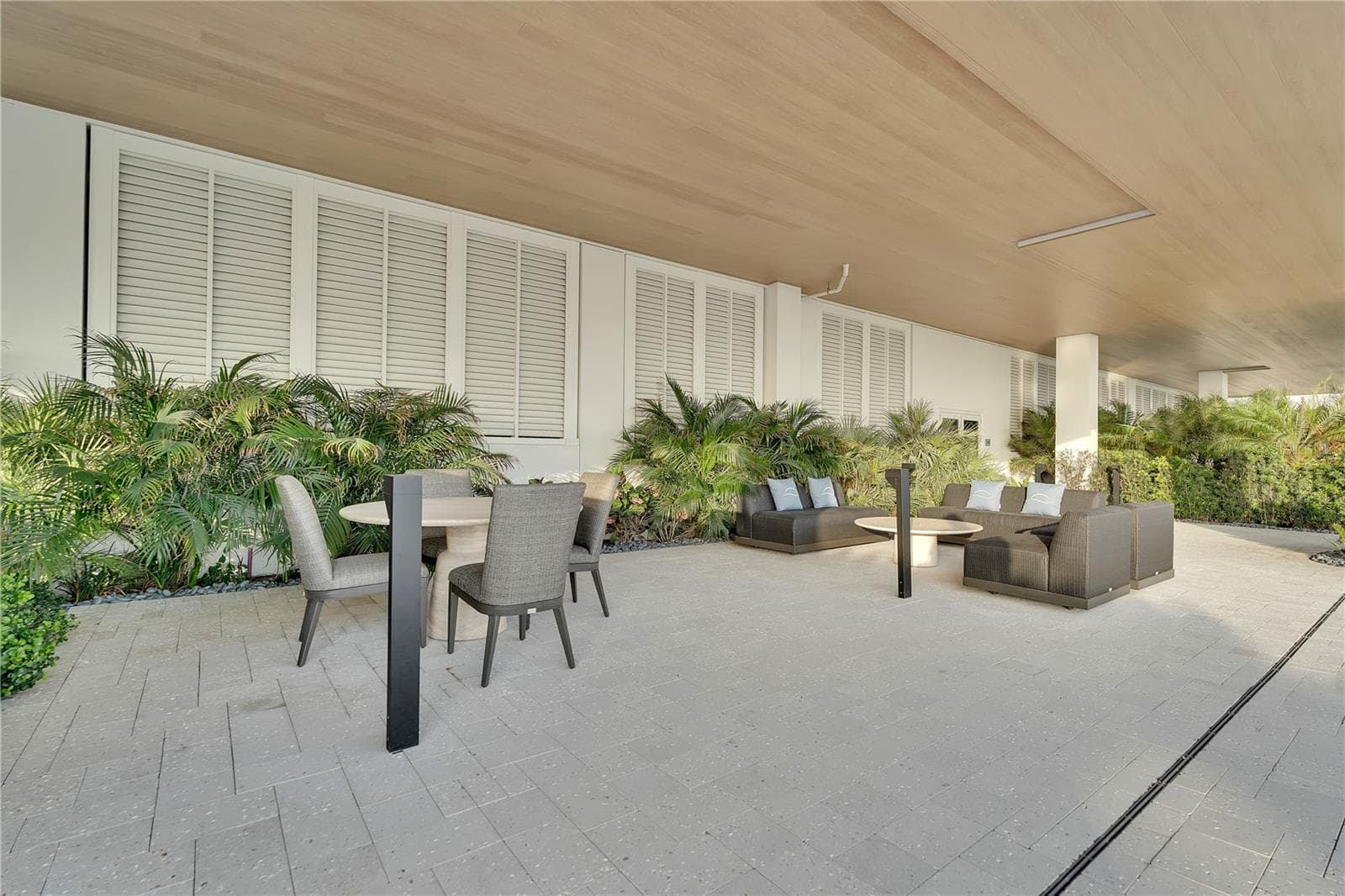 Owner Amenities - 70 AVENIDA VENECCIA #204, SARASOTA