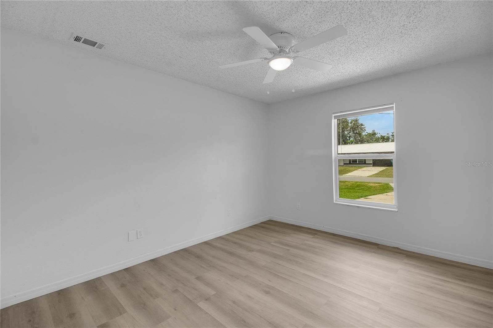 Single Family Residence at 1229 PADGETT CIR, LADY LAKE, photo 13 of 33