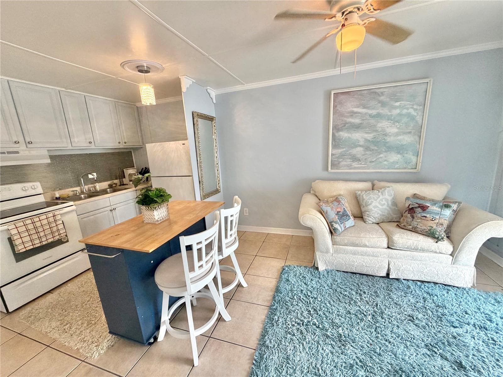 Kitchen/Living combo - 10301 US HIGHWAY 27 #192, CLERMONT
