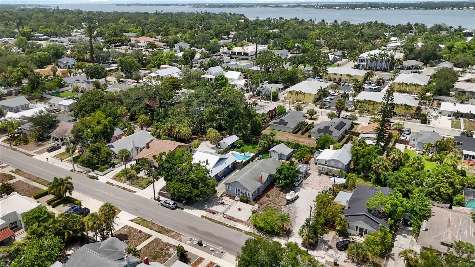 Single Family Residence at 2314 7TH AVE W, BRADENTON, photo 32 of 38