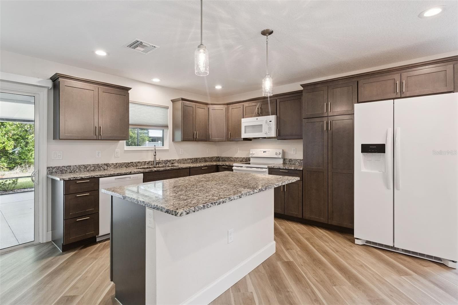 Single Family Residence at 209 JEAN ST, TAVARES, photo 8 of 22