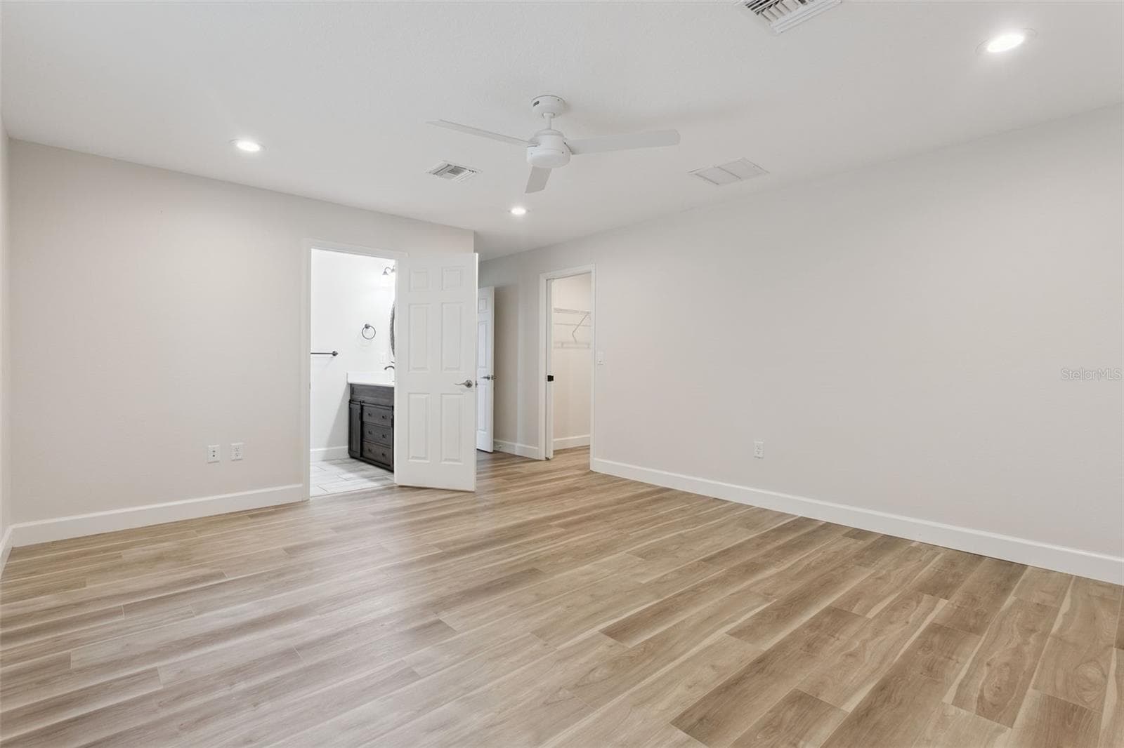 Single Family Residence at 209 JEAN ST, TAVARES, photo 10 of 22