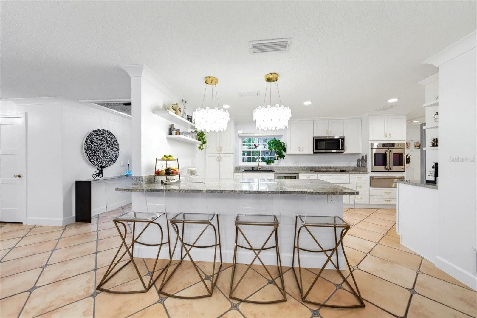 Single Family Residence at 407 HARBOR VIEW LN, LARGO, photo 8 of 26
