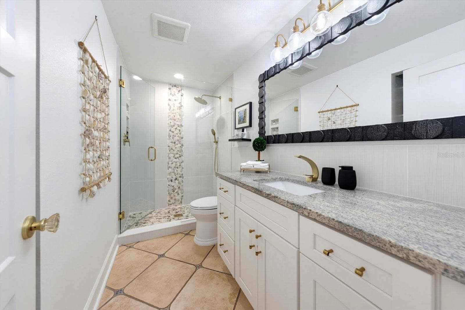 Single Family Residence at 407 HARBOR VIEW LN, LARGO, photo 21 of 26