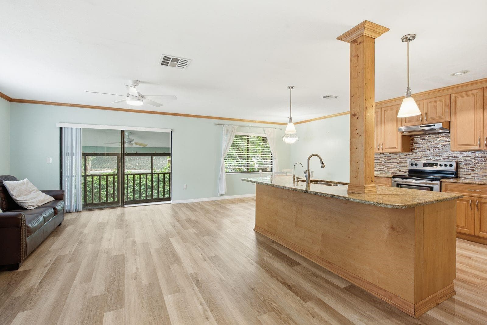 Condominium at 511 MISTLETOE CT #C, SAFETY HARBOR, photo 4 of 27