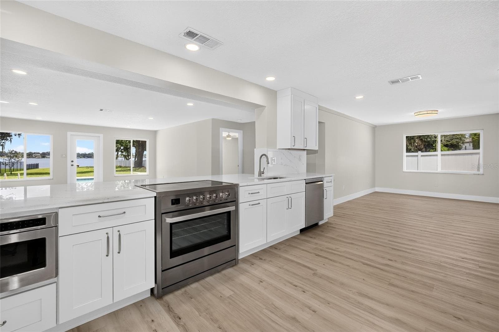 Single Family Residence at 1225 HOFFNER AVE, ORLANDO, photo 10 of 73
