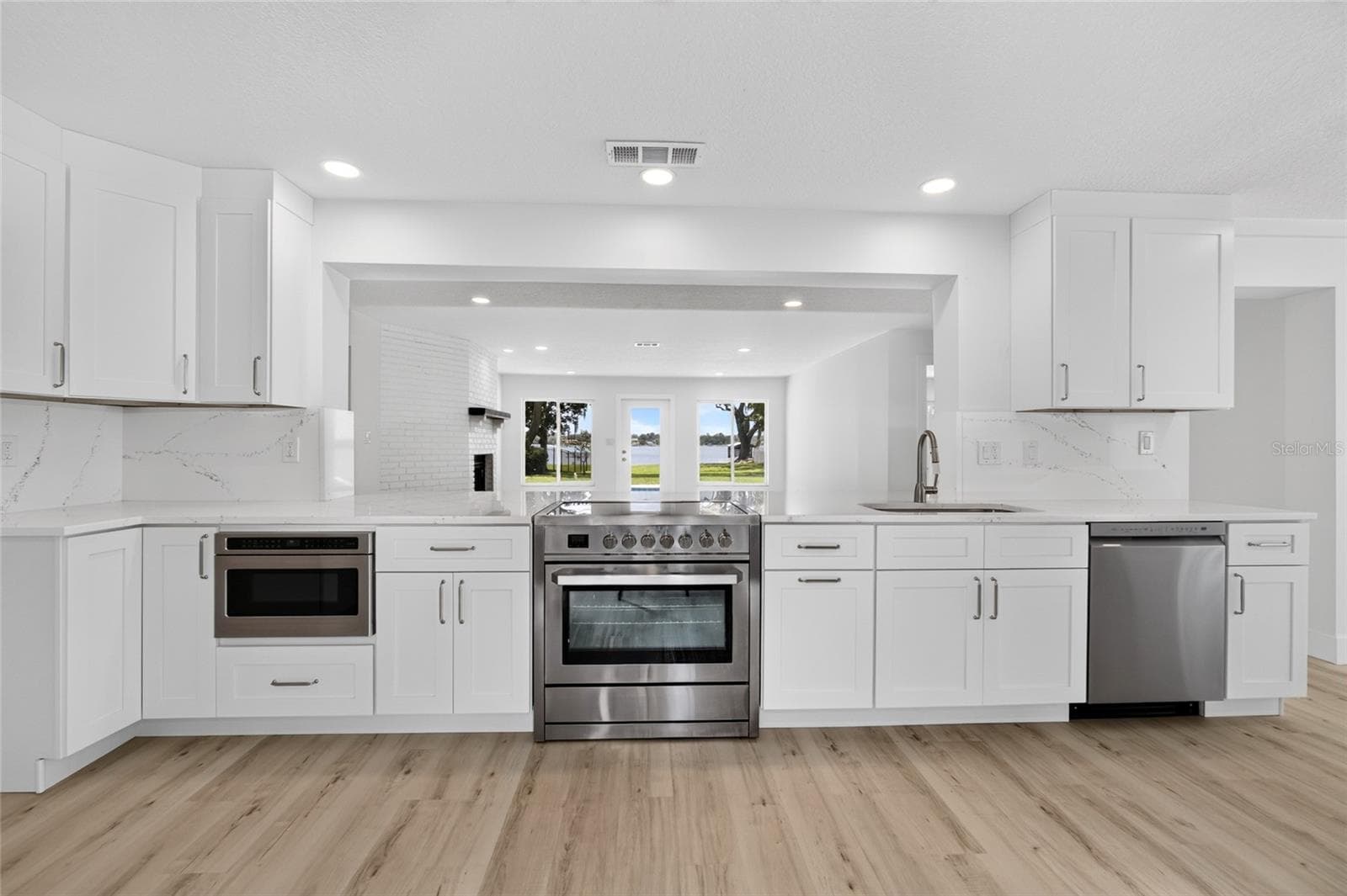 Single Family Residence at 1225 HOFFNER AVE, ORLANDO, photo 8 of 73