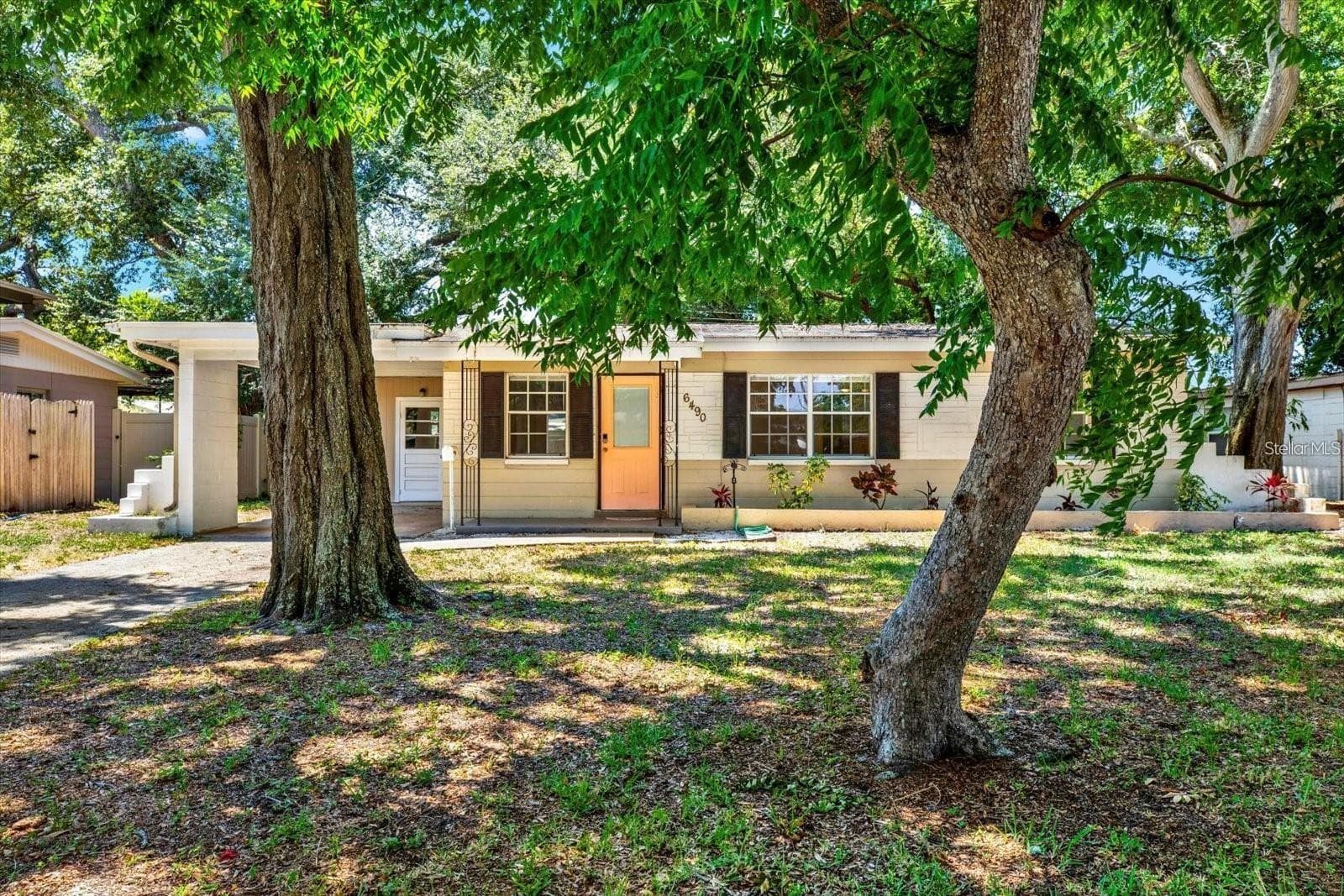 Single Family Residence at 6490 34TH AVE N, ST PETERSBURG, photo 2 of 14