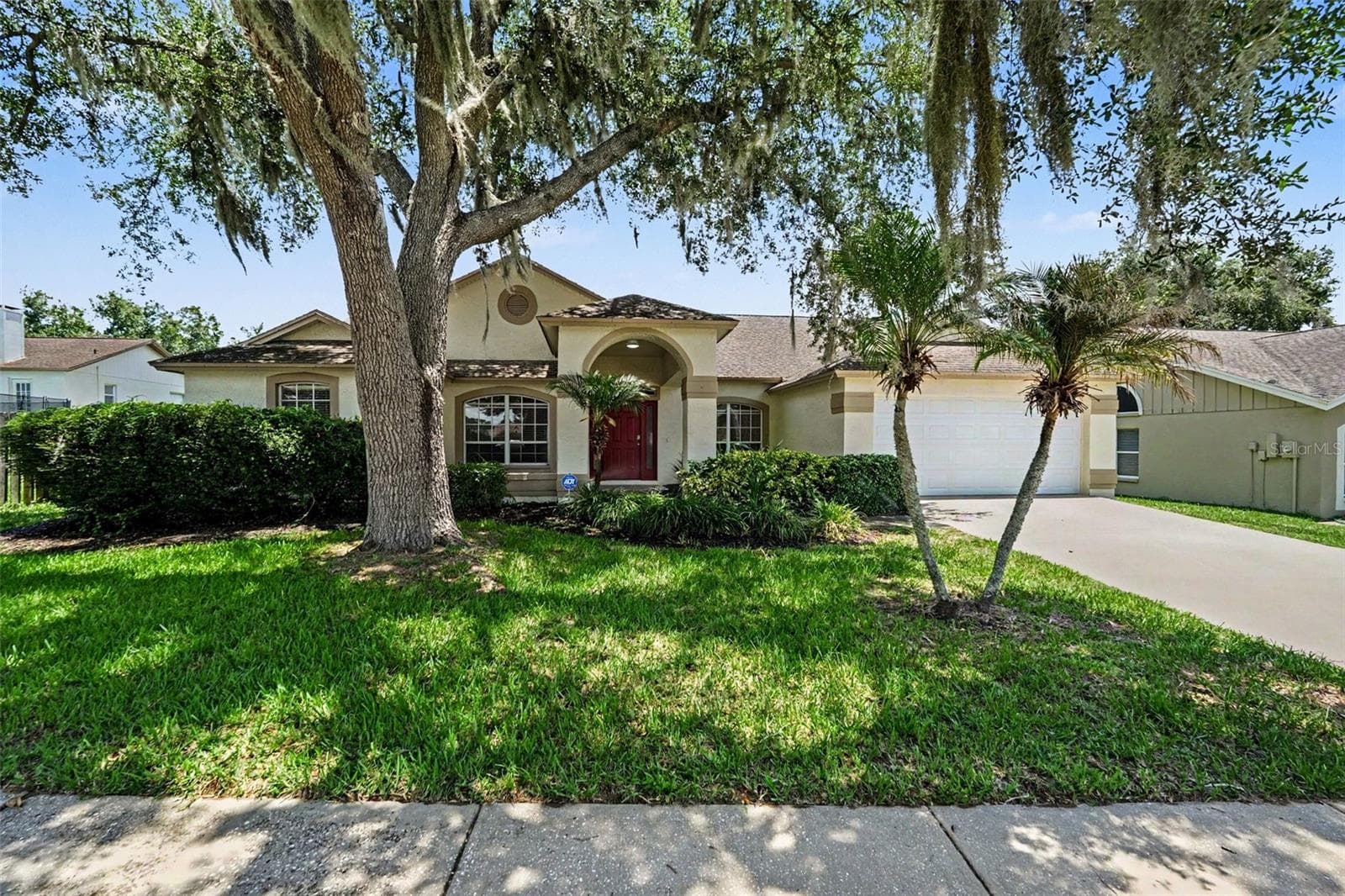 Single Family Residence at 2909 STARMOUNT DR, VALRICO, photo 2 of 30