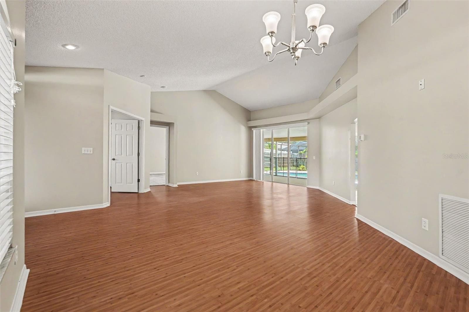Single Family Residence at 2909 STARMOUNT DR, VALRICO, photo 6 of 30