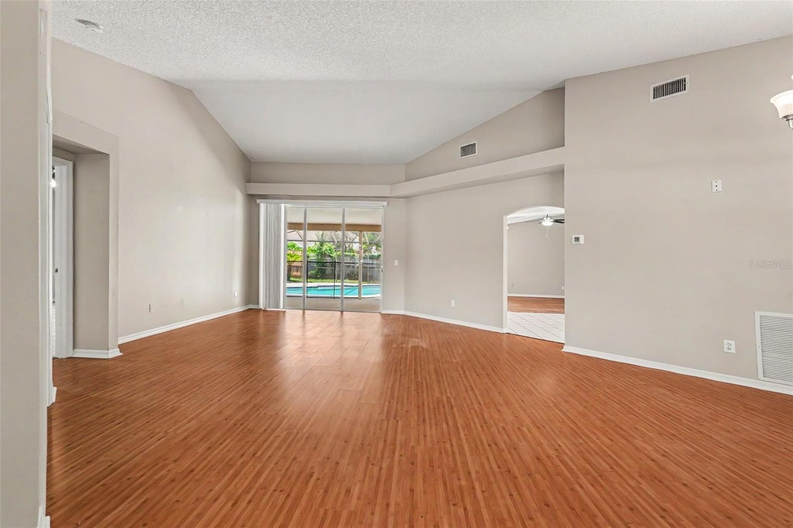 Single Family Residence at 2909 STARMOUNT DR, VALRICO, photo 7 of 30