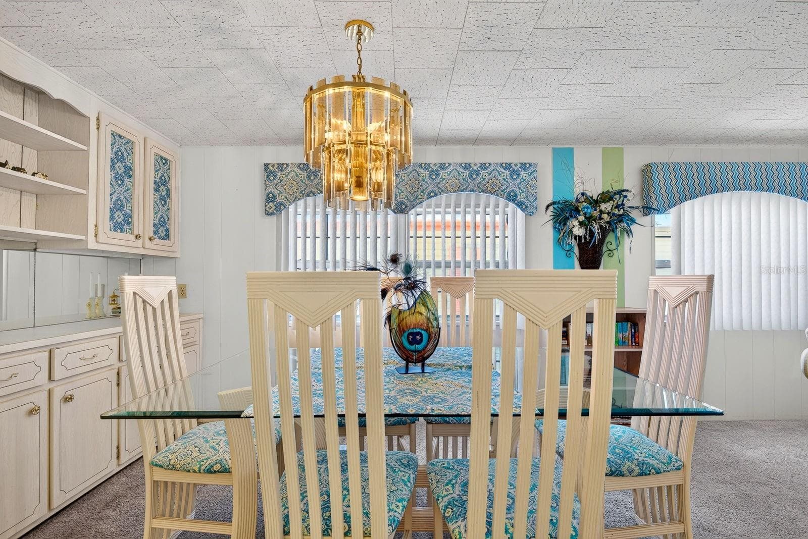 Dining area with built ins - 37 CABALLO WAY, BRADENTON