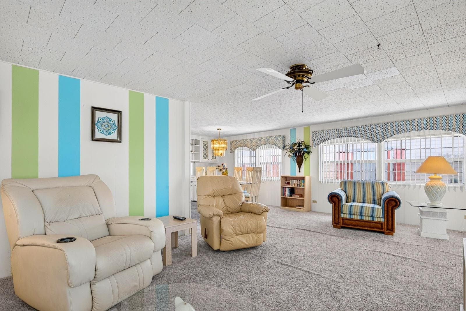 Living room area facing dining area light and bright - 37 CABALLO WAY, BRADENTON