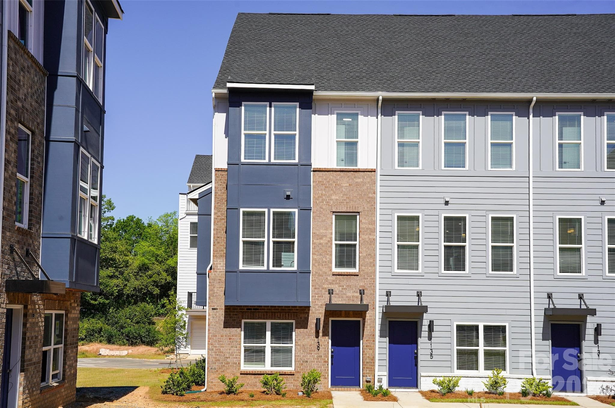 End-Unit overlooking community greenspace - 1139 Kokomo Lane, Charlotte