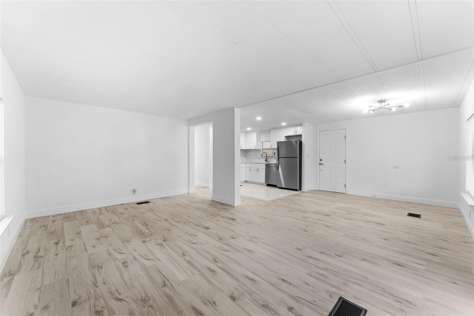 Manufactured Home at 130 FLORENCE BLVD, DEBARY, photo 6 of 20