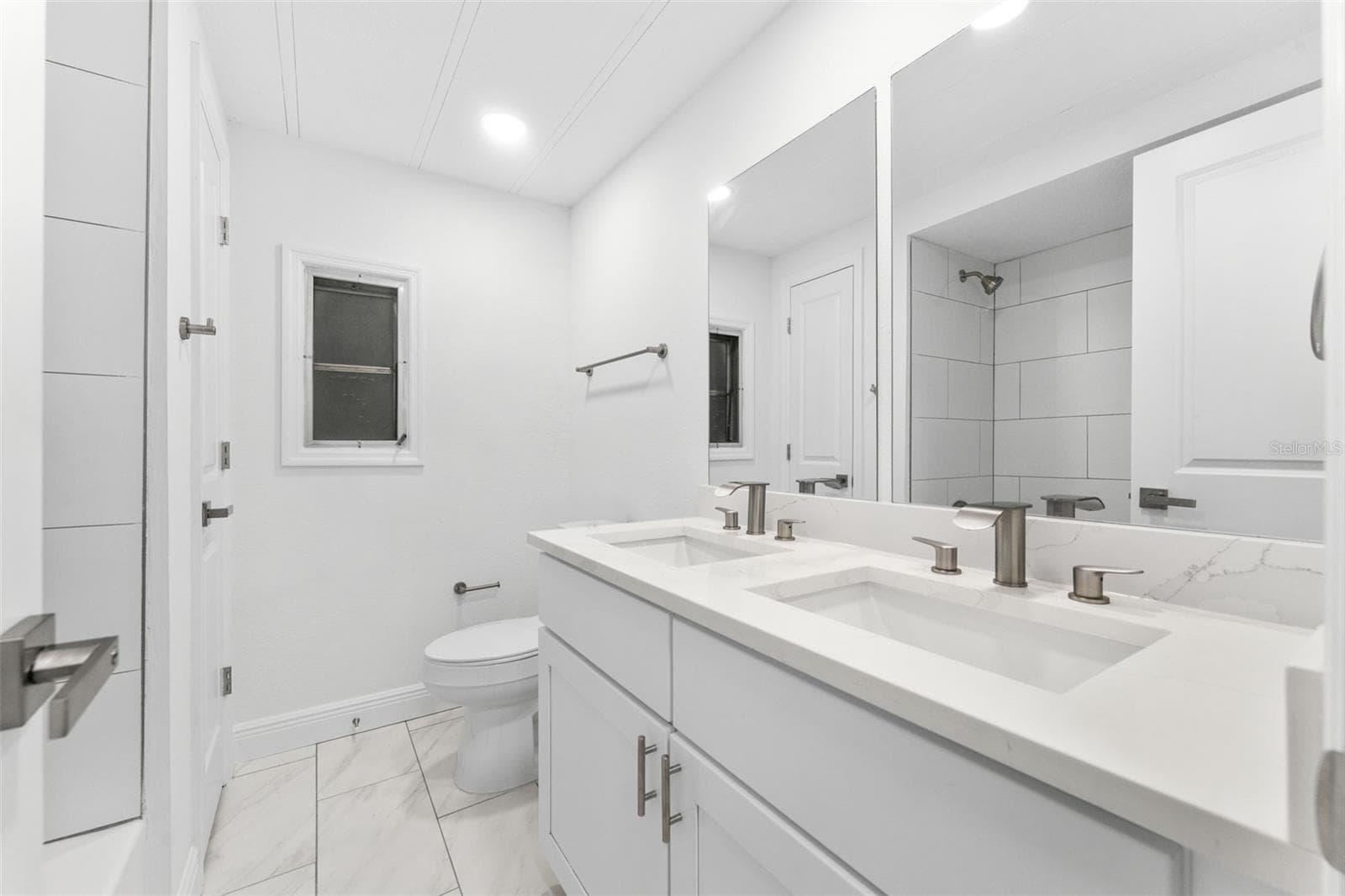 Manufactured Home at 130 FLORENCE BLVD, DEBARY, photo 10 of 20