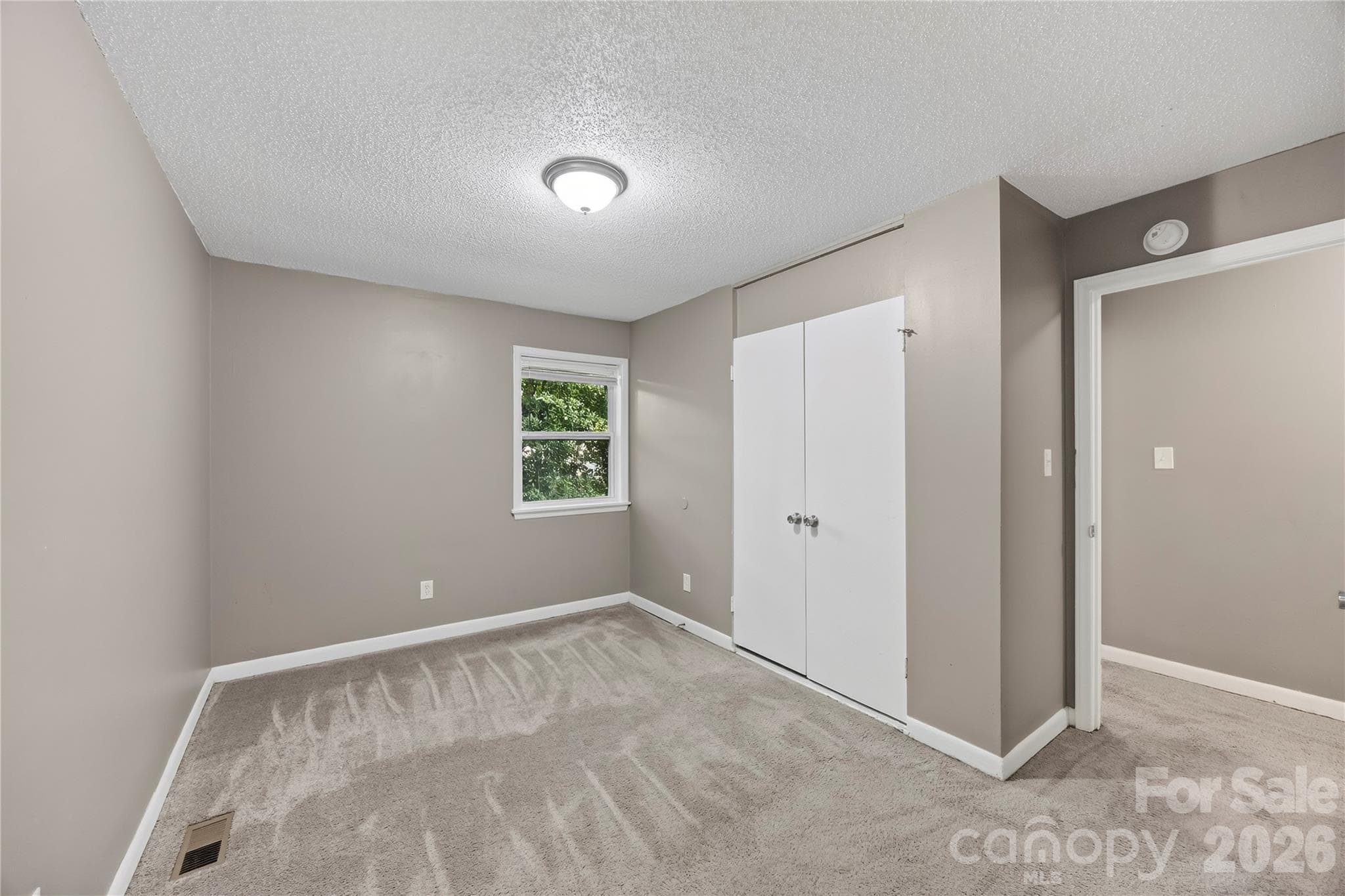 Single Family Residence at 9408 Spruce Pine Place, Charlotte, photo 8 of 34