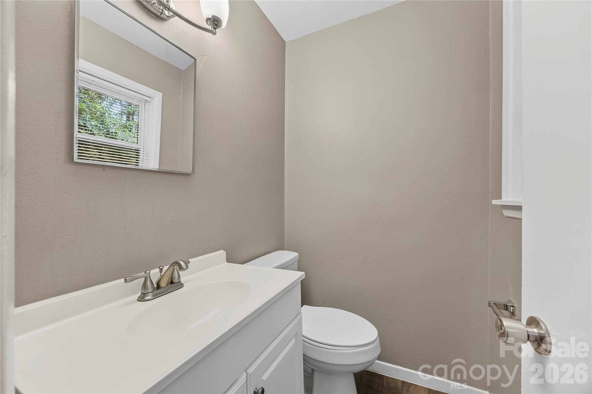 Single Family Residence at 9408 Spruce Pine Place, Charlotte, photo 10 of 34