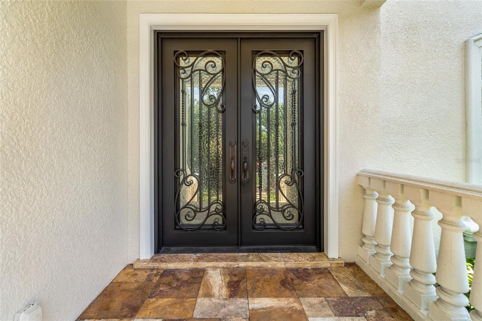 Single Family Residence at 4802 W BEACHWAY DR, TAMPA, photo 4 of 47
