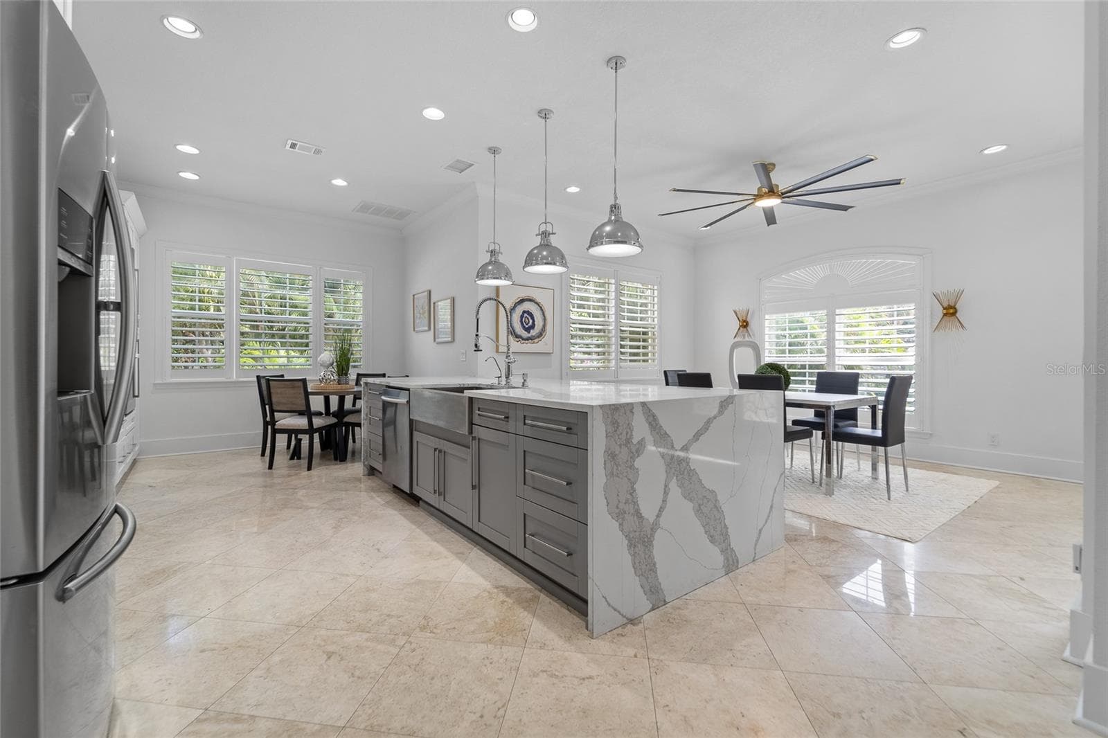 Single Family Residence at 4802 W BEACHWAY DR, TAMPA, photo 9 of 47
