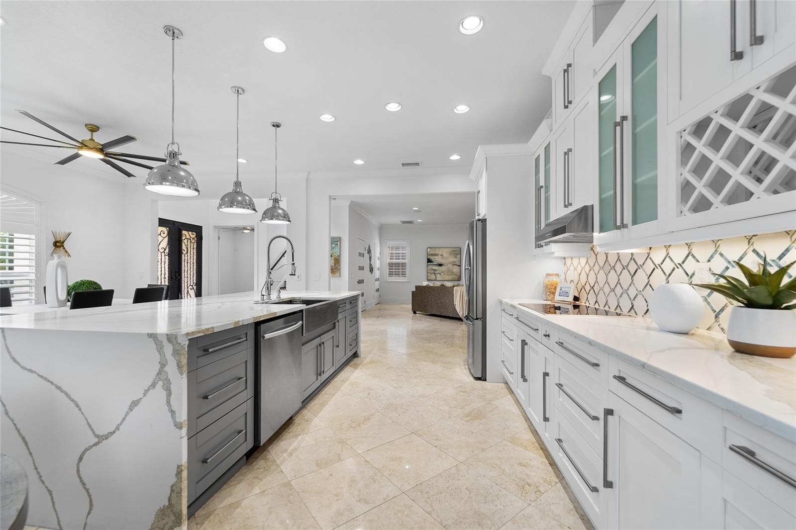Single Family Residence at 4802 W BEACHWAY DR, TAMPA, photo 14 of 47