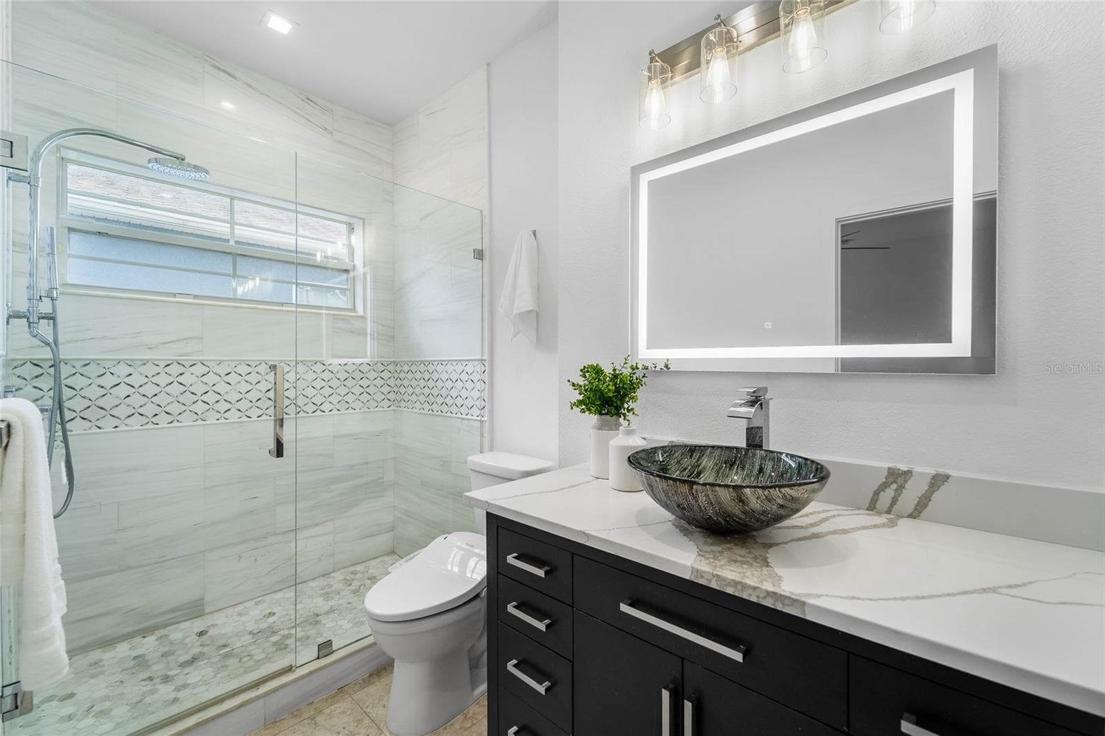 Single Family Residence at 4802 W BEACHWAY DR, TAMPA, photo 27 of 47