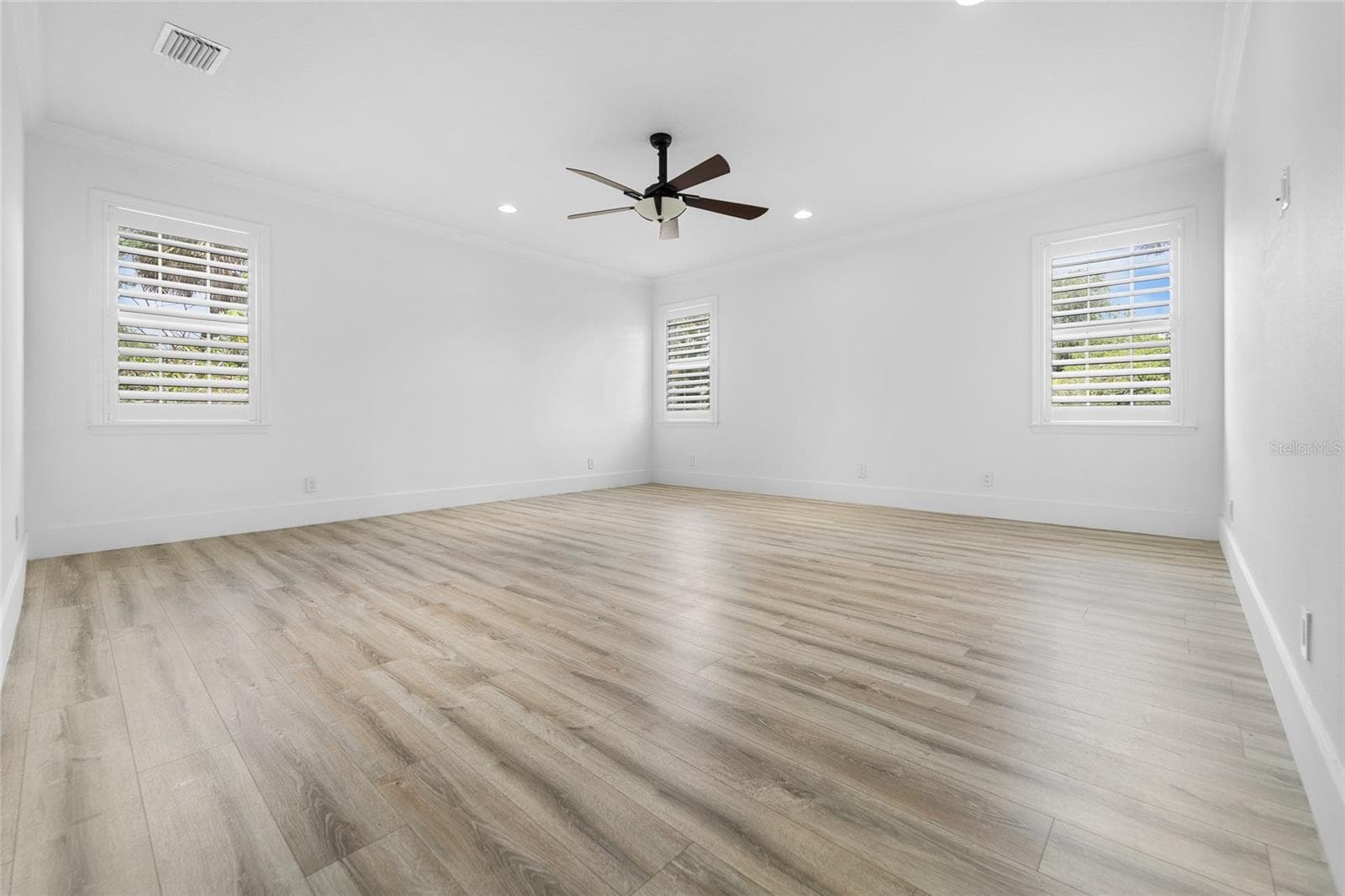 Single Family Residence at 4802 W BEACHWAY DR, TAMPA, photo 36 of 47