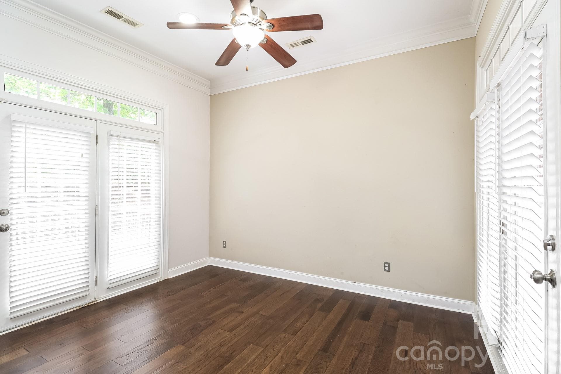 Single Family Residence at 10107 Daufuskie Drive, Charlotte, photo 7 of 23