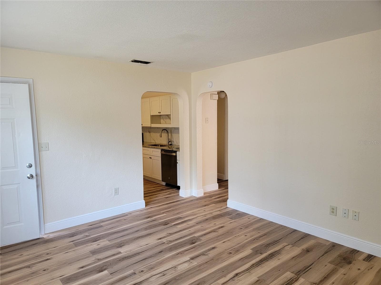 Living Room - 542 & 540 S CLAYTON AVE, LAKELAND
