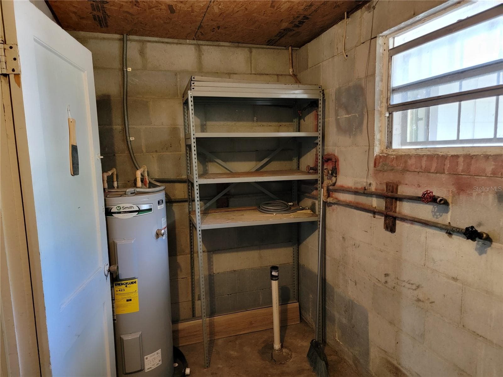 Storage room in garage - 542 & 540 S CLAYTON AVE, LAKELAND