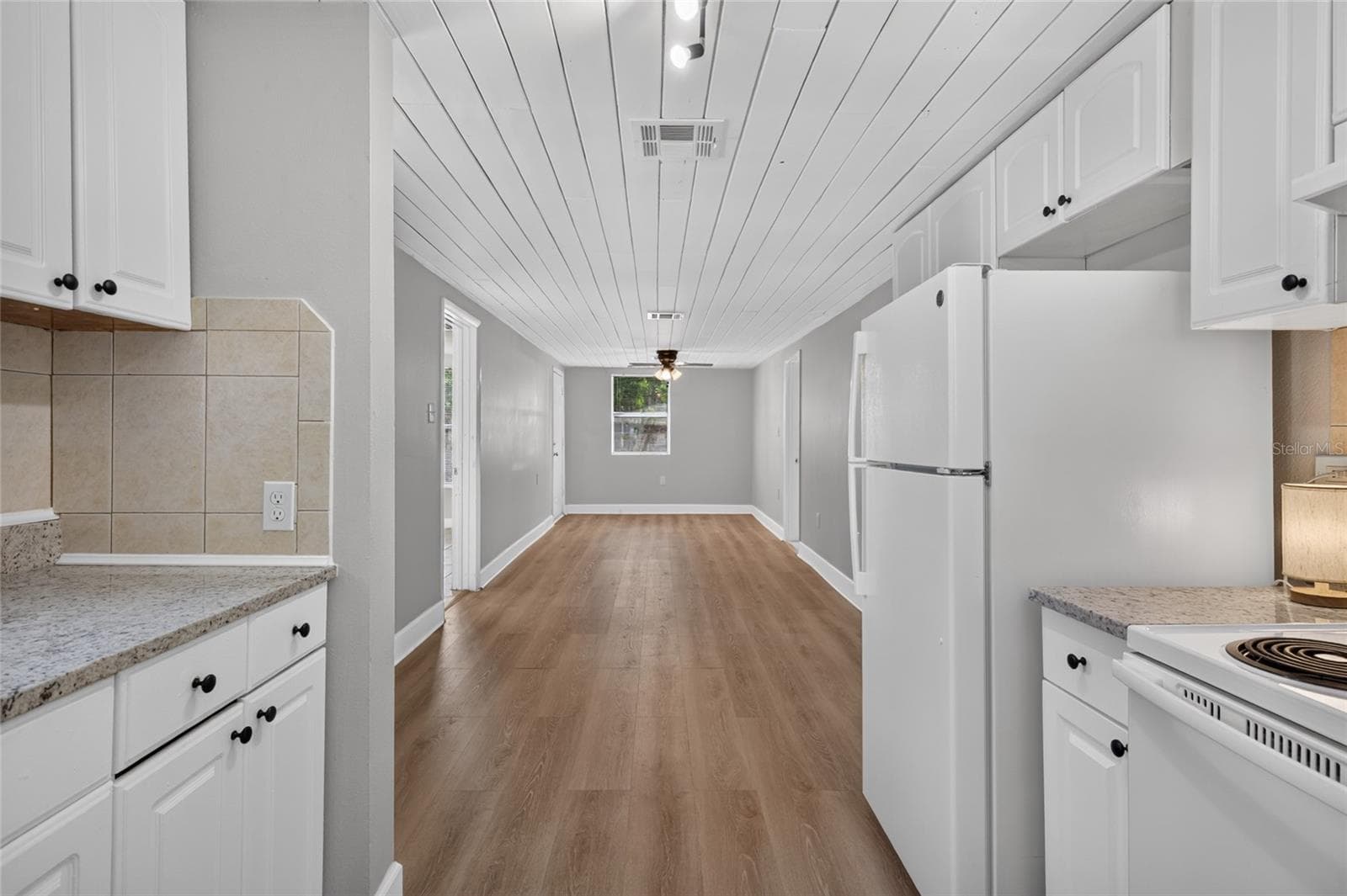 Single Family Residence at 2947 GILLESPIE AVE, SARASOTA, photo 7 of 28