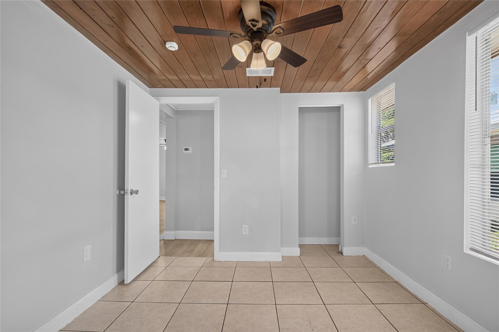 Single Family Residence at 2947 GILLESPIE AVE, SARASOTA, photo 20 of 28