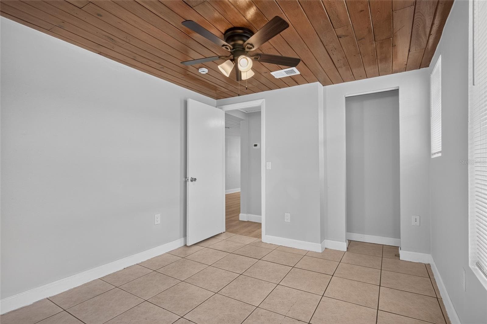 Single Family Residence at 2947 GILLESPIE AVE, SARASOTA, photo 21 of 28