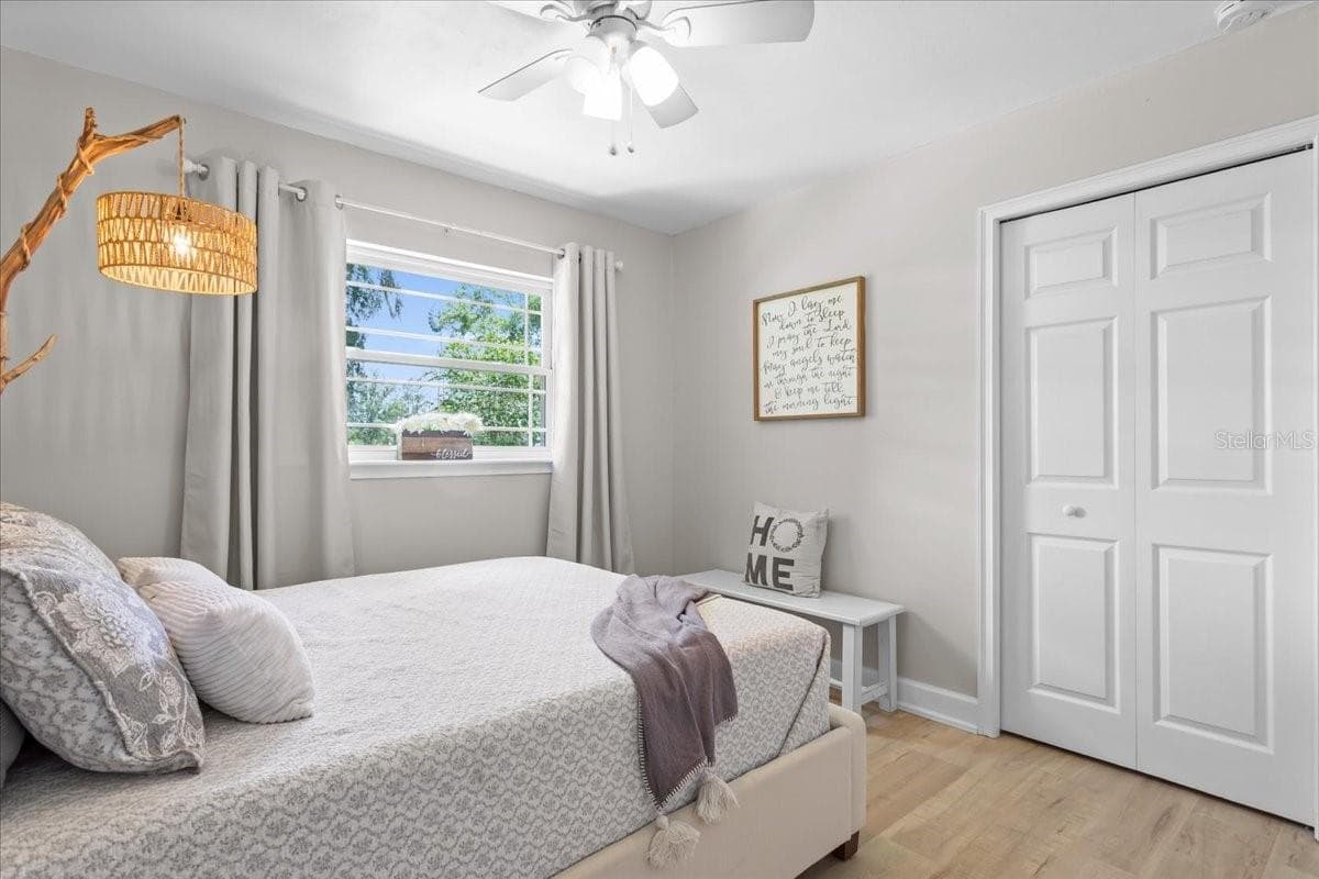 1st bedroom - 3201 NW 202 ST, NEWBERRY