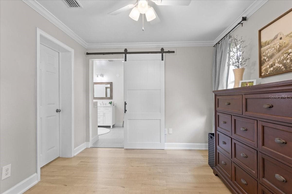 master dressing area - 3201 NW 202 ST, NEWBERRY