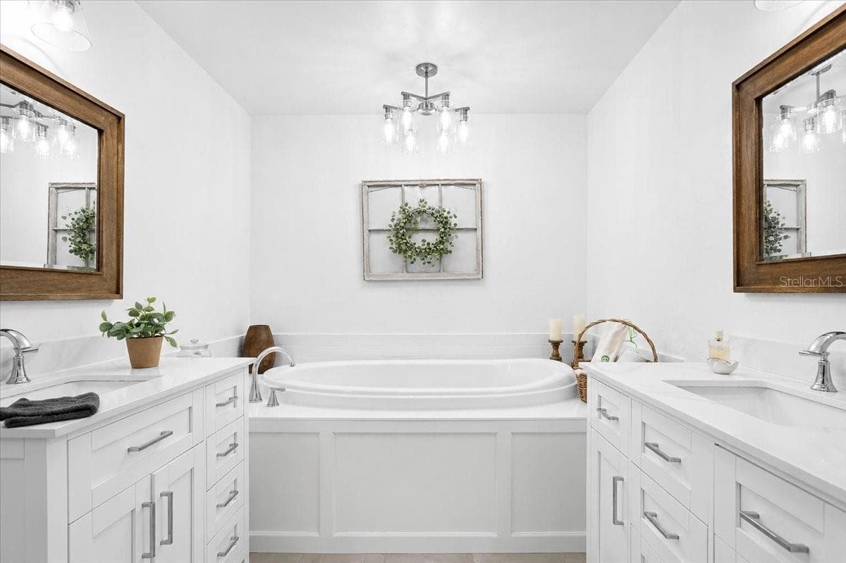 master bath - 3201 NW 202 ST, NEWBERRY