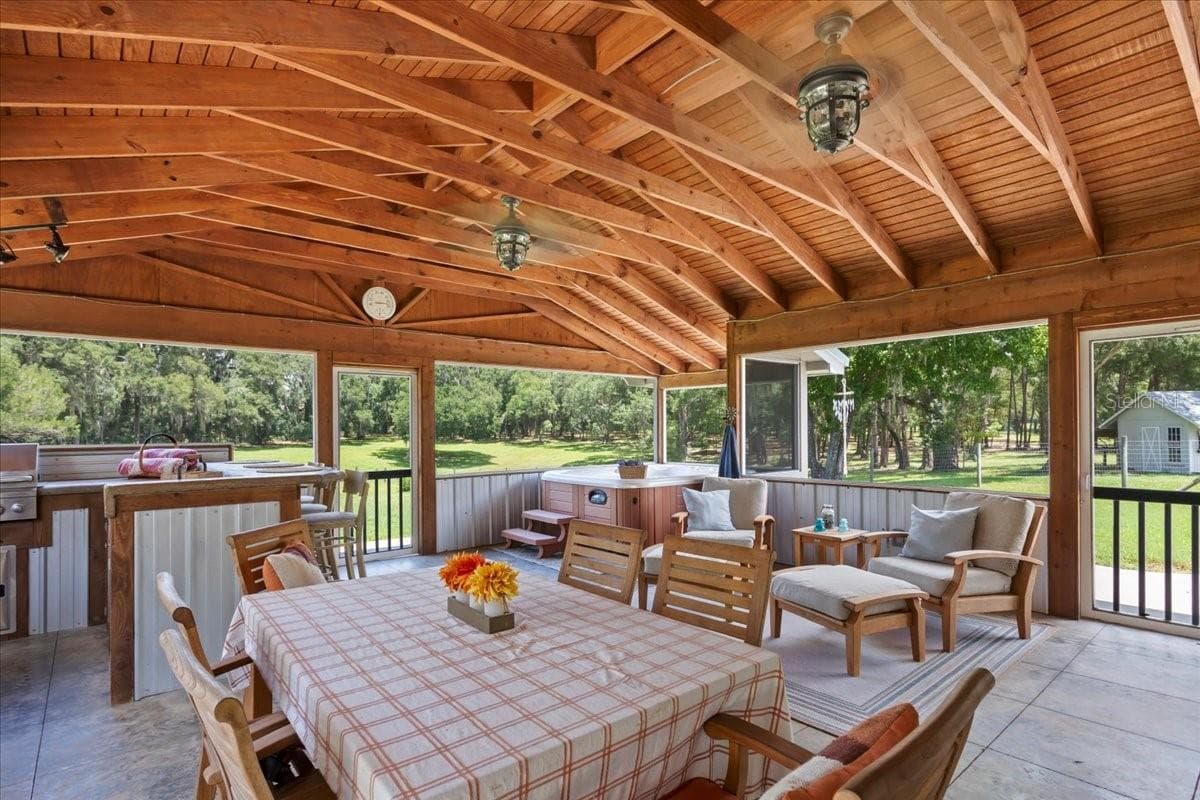 covered  patio - 3201 NW 202 ST, NEWBERRY